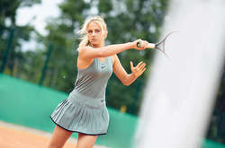 Українська тенісистка Костюк взяла участь у фотосесії відомого спортивного бренду (фотогалерея)