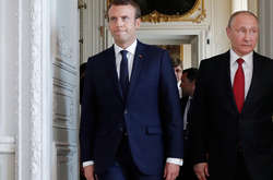  Макрон пояснив Путіну, що санкції проти Росії діятимуть до прогресу на Донбасі 