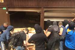 Силовий демонтаж кіосків на ринку