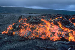 Виверження вулкану на Гаваях: лава загрожує перекрити шлях евакуації людей