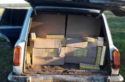 Поліція виявила на Донеччині автівку з контрабандними цигарками
