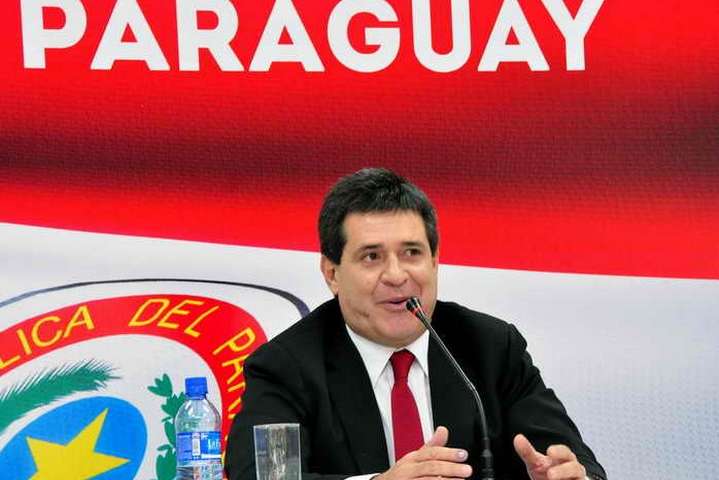 Президент Парагваю пішов у відставку