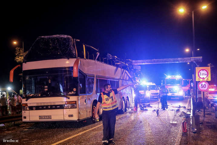 В Будапеште разбился туристический автобус из Украины