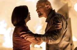 Кадр из фильма «Небоскрёб»