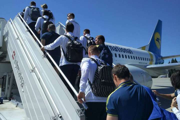 Збірна України вирушила до Швейцарії на товариський матч з Марокко