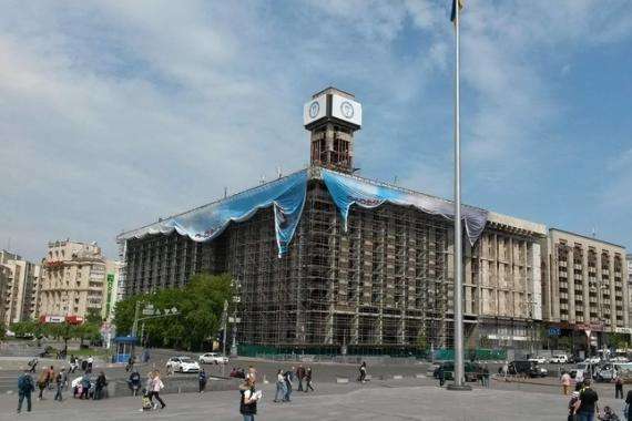 На Майдане Незалежности открывают обновленный фасад Дома профсоюзов (видео)