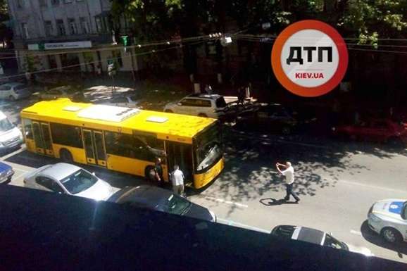 У Києві водій помер за кермом пасажирського автобуса