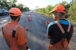 В Україні зараз ремонтують 150 доріг