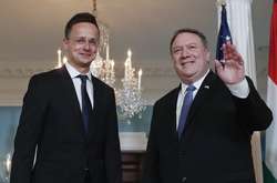 Помпео заявив Сійярто про необхідність підтримати взаємодію між Україною і НАТО 