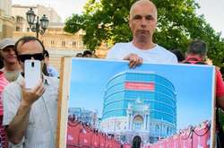 В Одессе собирали подписи «за снос Оперного театра»