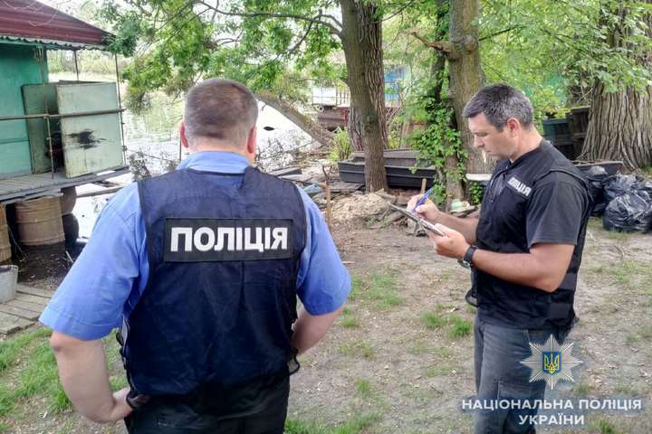Поліція розкрила вбивство на човниковій станції у Києві (фото, відео)