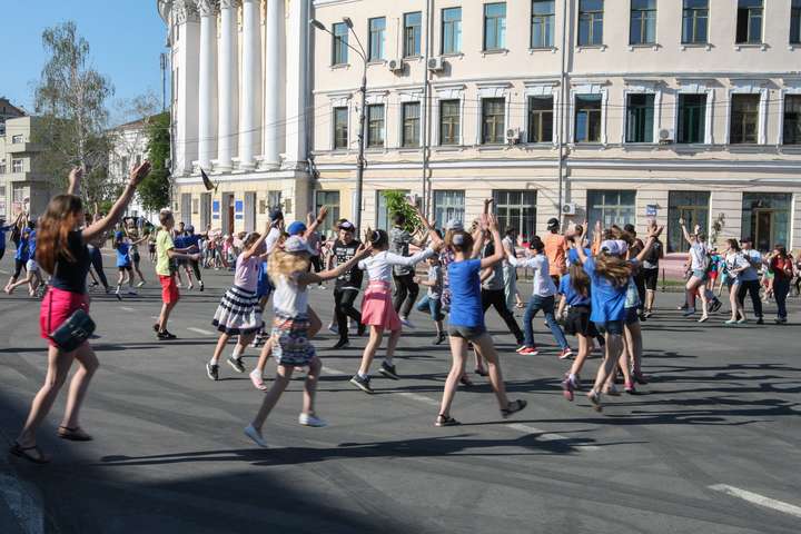 Киян та гостей міста запрошують на Київський бал на Контрактовій (програма)