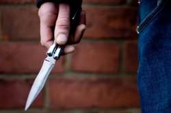 Під Києвом рецидивіст порізав обличчя сину своєї співмешканки