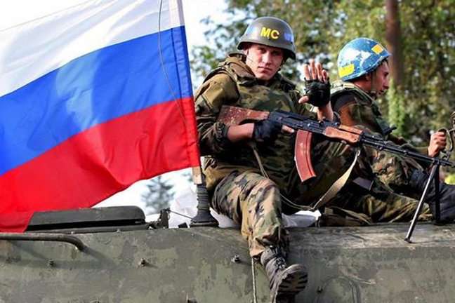 Росіяни на Донбасі перекидають кадрових військових у тил, - розвідка 