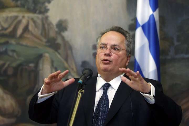 Главу МЗС Греції звинуватили в державній зраді
