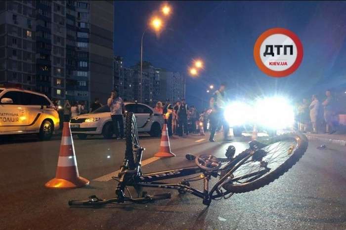 ЗМІ: авто з кортежу президента збило в Києві підлітка. В Порошенка заперечують 