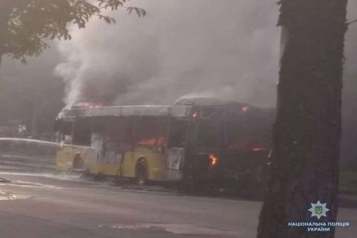 В столичній мерії повідомили деталі пожежі в пасажирському автобусі