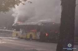 Автобус повністю згорів