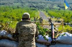 Доба на Донбасі: 26 обстрілів, трьох бійців операції Об'єднаних сил поранено