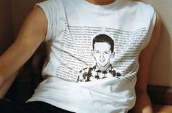 Известный модный бренд выпустил капсульную коллекцию в поддержку ВИЧ-инфицированных