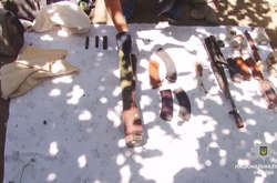 На Одещині правоохоронці виявили сховище зброї