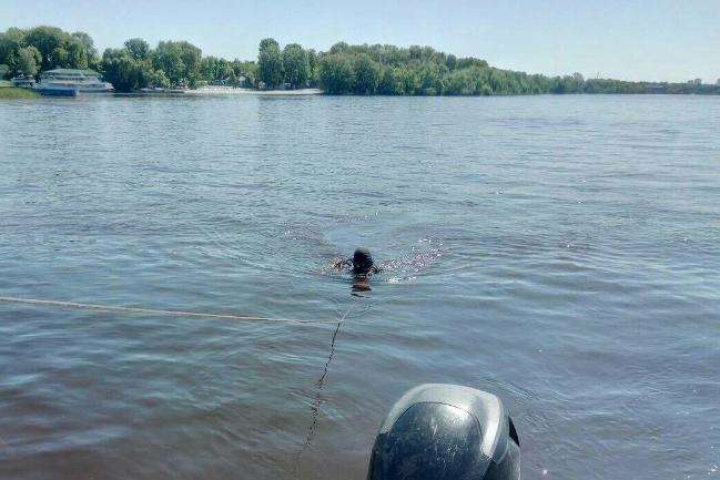 Столичні водолази третій день шукають підлітка, який потонув у Дніпрі