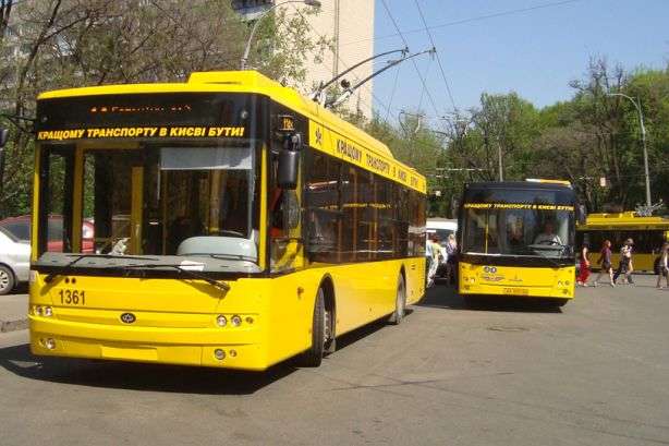 У вихідні у Києві зміниться рух громадського транспорту (схеми)