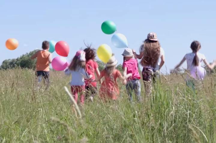Украинские звезды записали эмоциональное видео ко Дню защиты детей