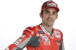 Італійський мотогонщик потрапив у жахливу аварію під час гонки (відео)