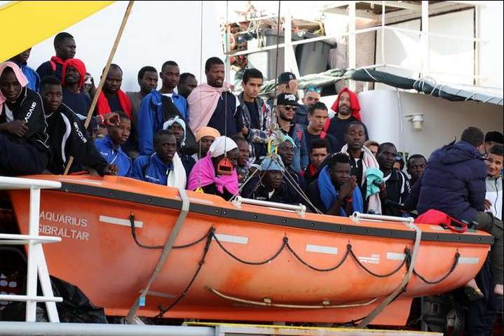 У Середземному морі врятували півтори сотні мігрантів