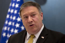 «Джавеліни», заручники і МН17: Порошенко провів телефонну розмову з Помпео 