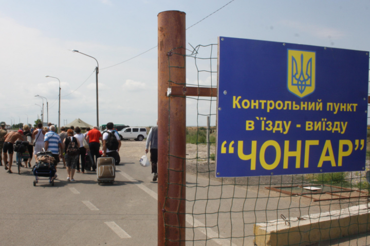 Із окупованого Криму виїжджає жителів більше, ніж повертається – заступник міністра
