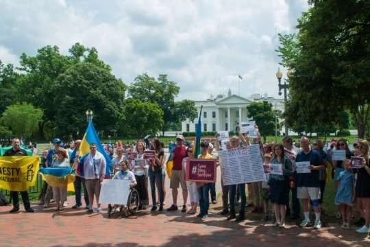 У США активісти під Білим домом закликали звільнити Сенцова