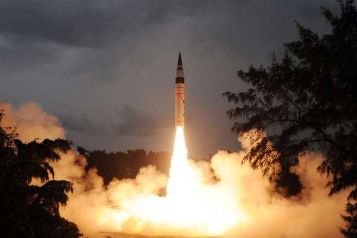 Индия испытала межконтинентальную баллистическую ракету «Агни-5»