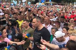 Віталій Кличко дав старт і сам узяв участь у благодійному «Пробігу під каштанами»