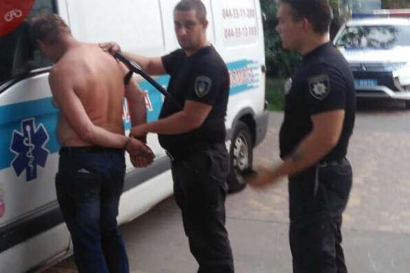 Поліцейські зловили п’яного водія «швидкої» у Вишневому