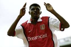 Екс-гравця збірної Нігерії Кану пограбували на шляху в Калінінград