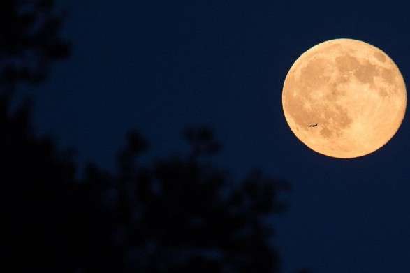 Влітку українці зможуть спостерігати унікальне місячне затемнення