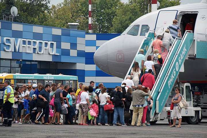 Российские авиакомпании сокращают число рейсов в Крым