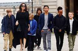 Анджелина Джоли с детьми