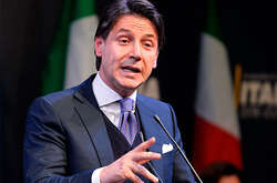 Джузеппе Конте очолив уряд Італії 