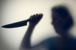 На Київщині немолода жінка влаштувала п’яну поножовщину