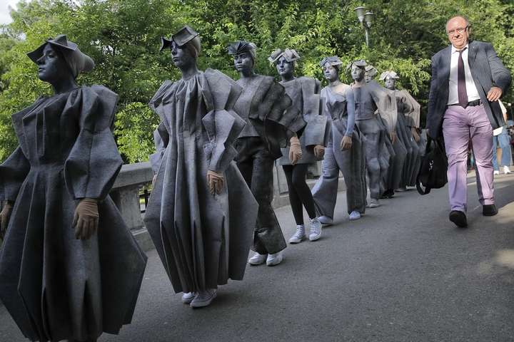 У Румунії відбувся найбільший у Європі фестиваль живих статуй. Фотогалерея