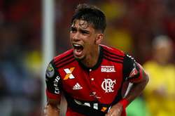 Лукас Пакета