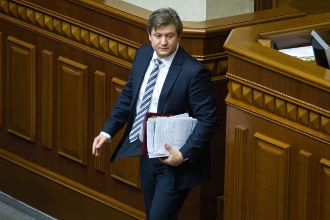 Міністра фінансів, відставки якого домагається Гройсман, викликали «на килим» у парламент