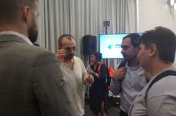 «Визнайте свої гріхи»: у Києві противник ЛГБТ хотів зірвати прес-конференцію щодо Маршу рівності