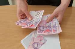 До кінця календарного року бракуватиме грошей на зарплати столичним освітянам 