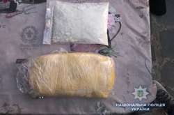 Поліція затримала чотирьох ділків, які виготовляли та збували наркотики