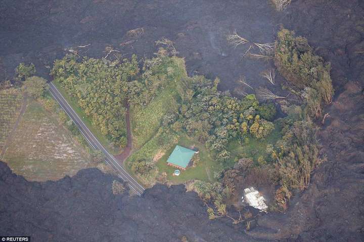 Потоки лави знищили сотні будинків за ніч. Апокаліптичні фото з Гаваїв