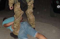 «Співробітників СБУ» затримали за вимагання $80 тисяч у бізнесмена